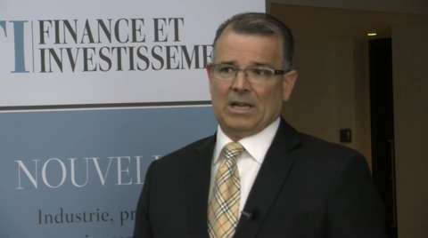 Frais : les Canadiens ne paient pas plus et devraient utiliser les services d'un conseiller