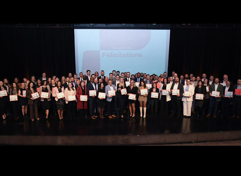 Photo des nouveaux diplômés de l'Insitut de planification financière.